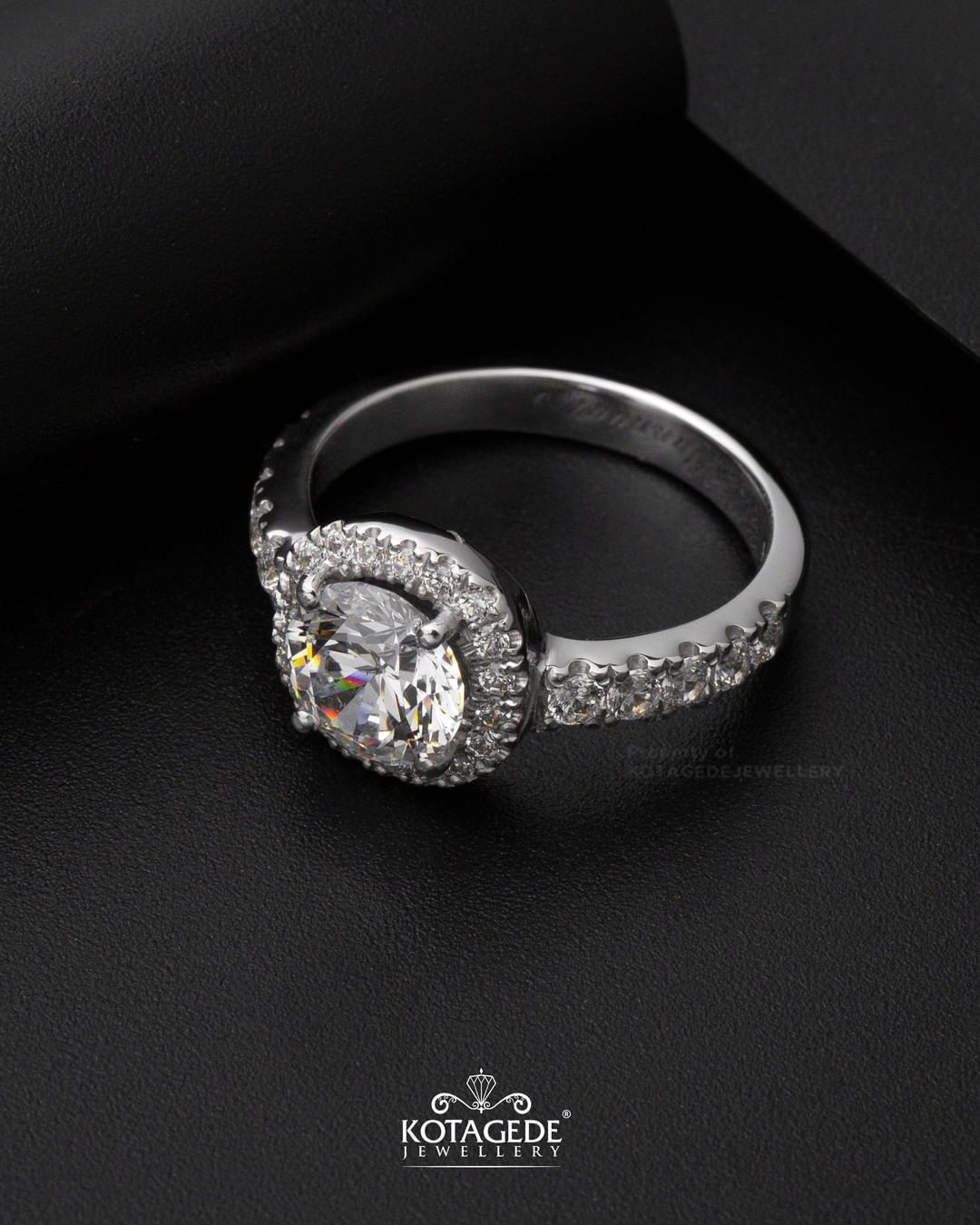 Cincin Kawin Tunangan Emas Putih Premium Halo Ring WG0708