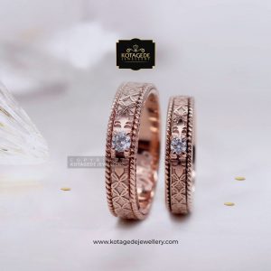 cincin pernikahan emas terbaru motif batik
